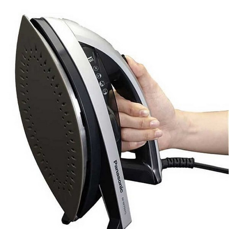 اتو بخار پاناسونیک مدل NI-JW670C اصل ژاپن